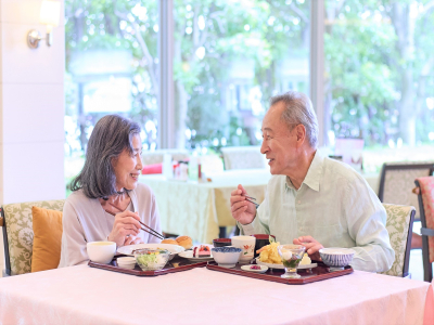 エレガーノ摩耶（一般居室） お食事イメージ 1