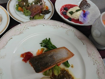 エバーグリーンシティ高森 お食事イメージ 6