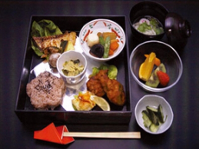 SOMPOケア ラヴィーレレジデンス青葉台 お食事イメージ 1