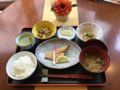 エルケアホームガーデン甲子園口 お食事イメージ 2