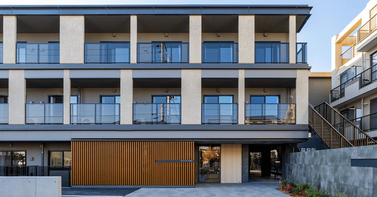 チャームスイート千歳烏山の外観