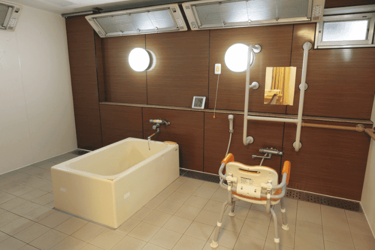 気兼ねなくゆったり入浴できる設計の浴槽・浴室