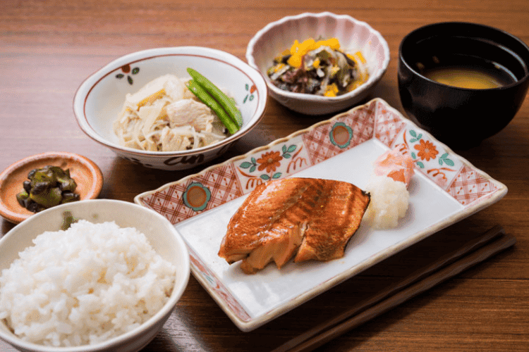 栄養バランスの良いお食事