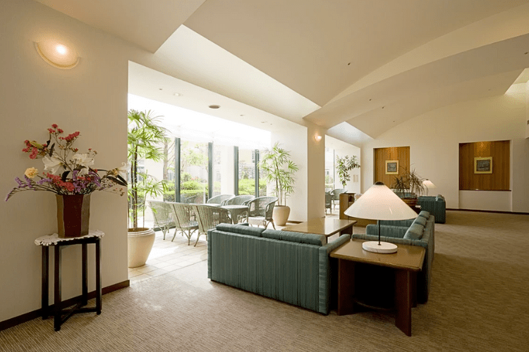 上質な時間が流れる洗練されたロビー・ラウンジ