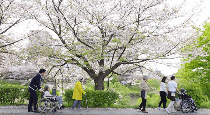 入居者様の希望に応える外出レクリエーションイメージ