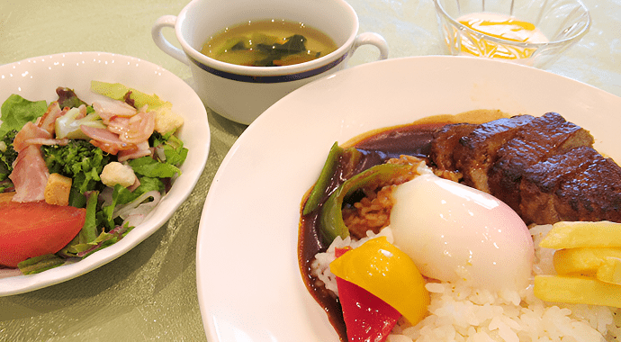 毎食2種のメニューから選べる食事イメージ