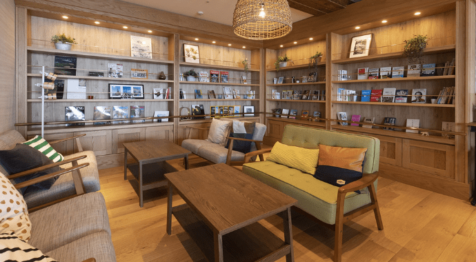 本格コーヒーが味わえるハイセンスなブックカフェイメージ