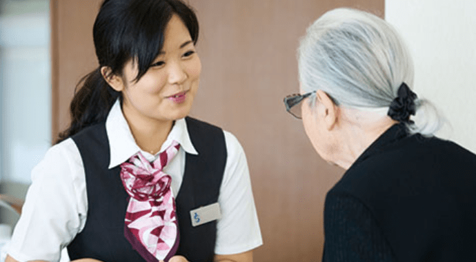 24時間体制で入居者をサポートするフロントデスクイメージ