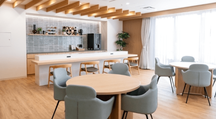 24時間ドリンクを飲める憩いのカフェコーナーイメージ